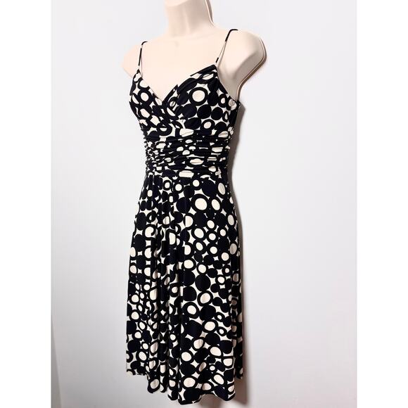 Anne Klein Dresses & Skirts - Anne Klein Mod Dress Fit and Flare Ruched Bust Black and White Circular Pattern